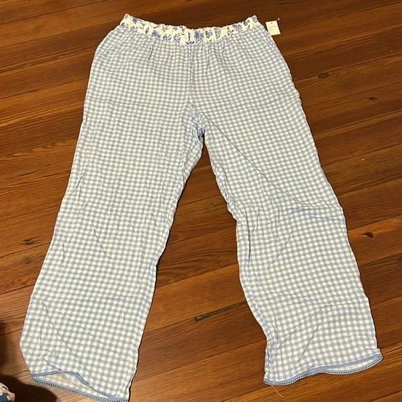 Crown & Ivy Light Blue Gingham Pajama Set - Picture 11 of 14